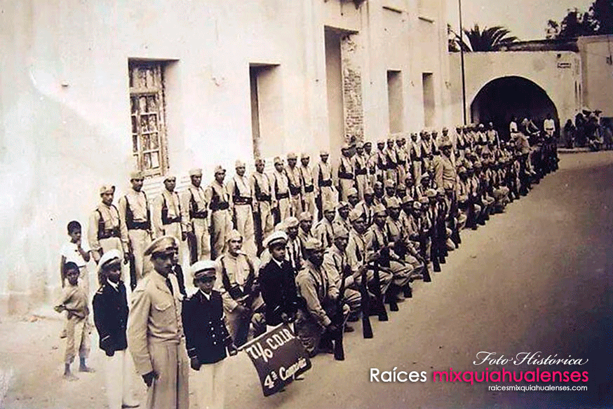 Policía rural a las afueras del palacio municipal
