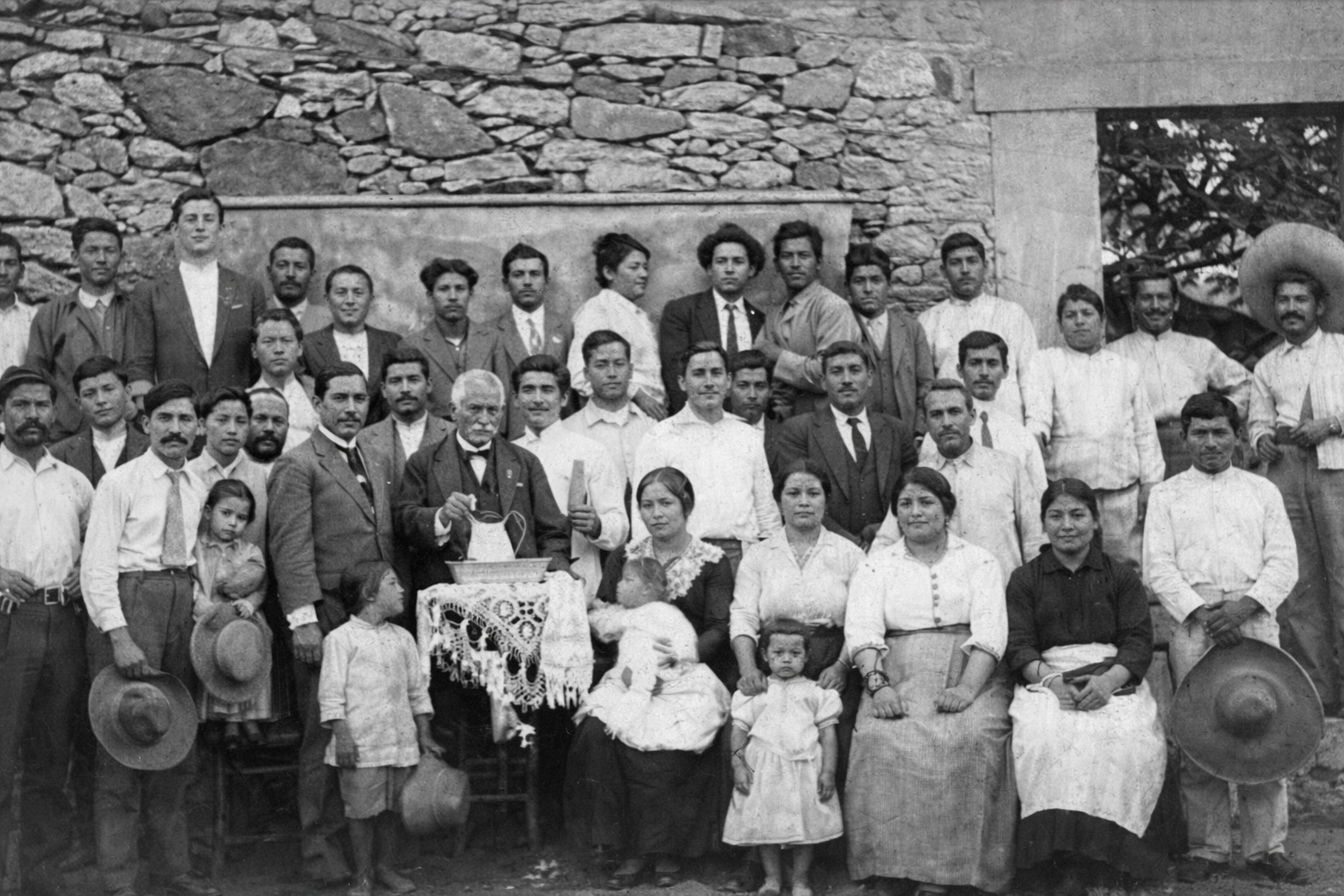 Hace 104 se realiza en Mixquiahuala una ceremonia masónica denominada «Bautizó anticlerical»…